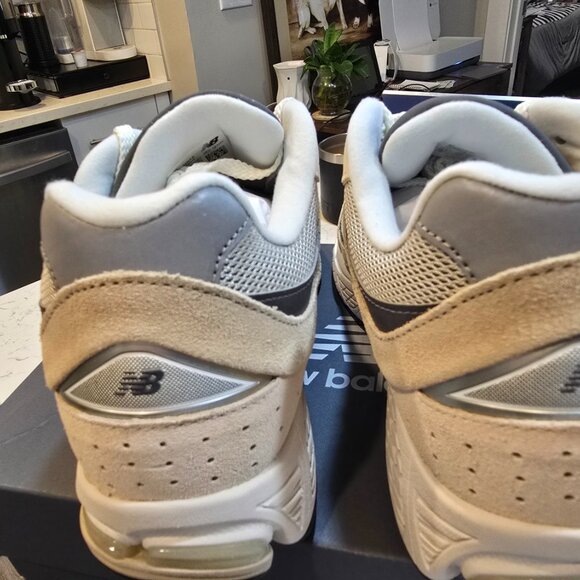 New Balance 2002R M2002RFA Sneaker Men's Sandstone Magnet Lifestyle Shoes SZ 10 - Picture 5 of 8